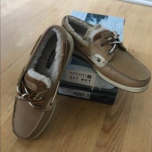 Sperry fuzzy boat shoes